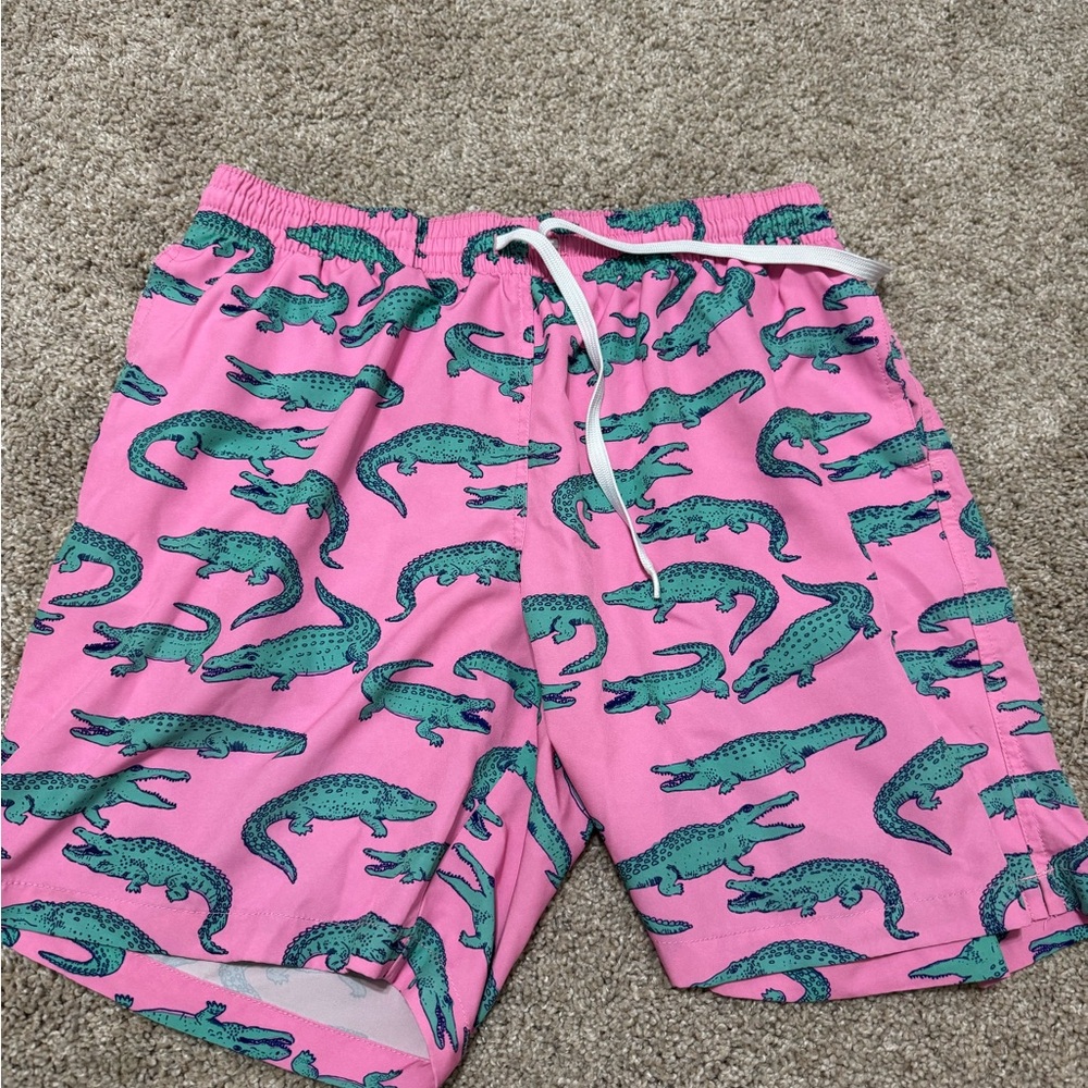 Large men’s Chubbies swimsuit! Liner cut out.
